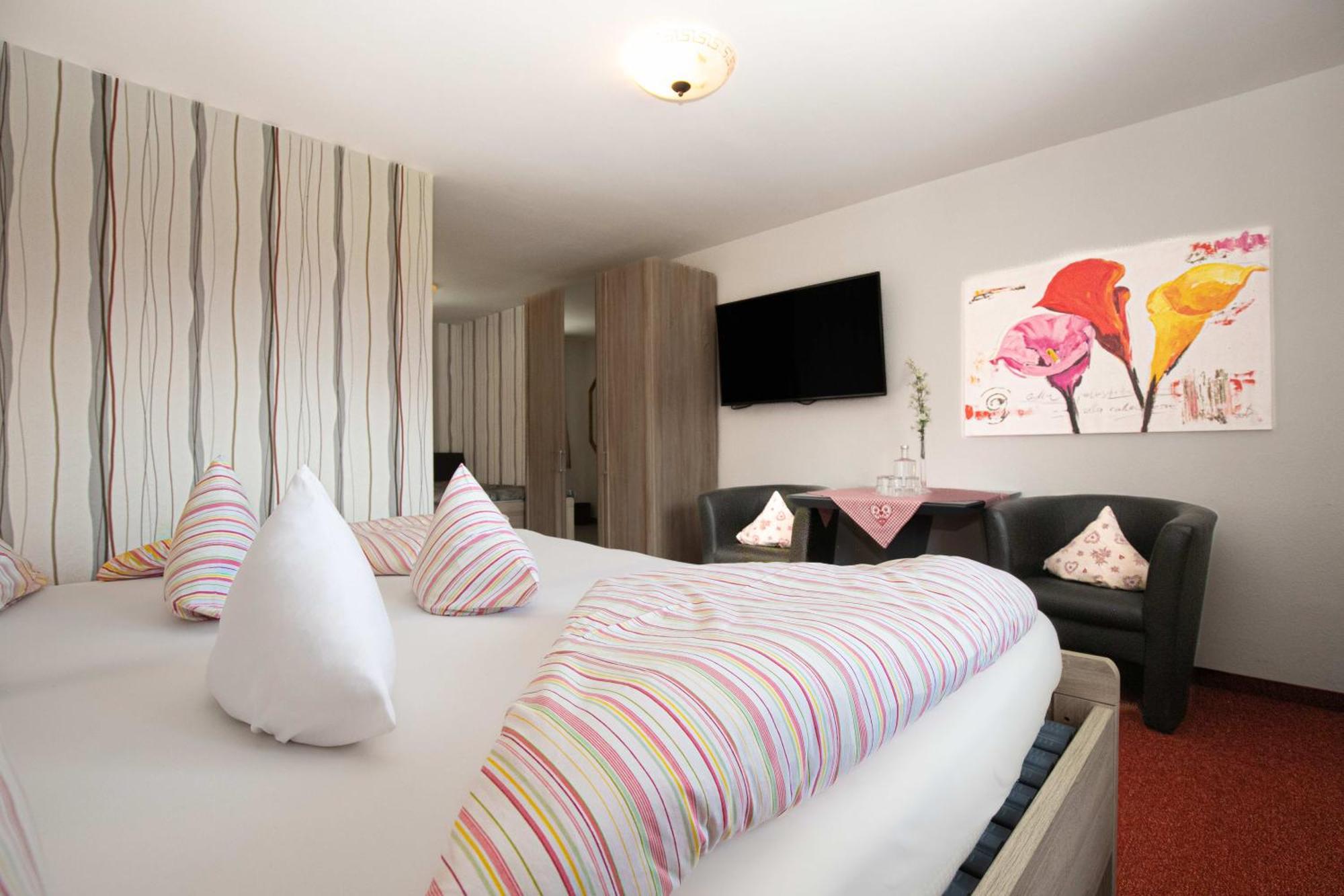באד הינדלאנג Hotel Restaurant Amadeus - Inclusive Skipass Und Vieles Mehr מראה חיצוני תמונה